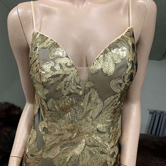 Gorgeous Sequined Golden Floral Lace Mermaid Gown - Picture 7 of 16